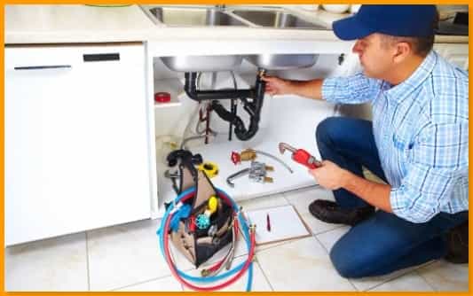 أفضل-شركة-معالجة-تسربات-المياه-بالحمامات-والمسابح-والخزانات-في-السعودية